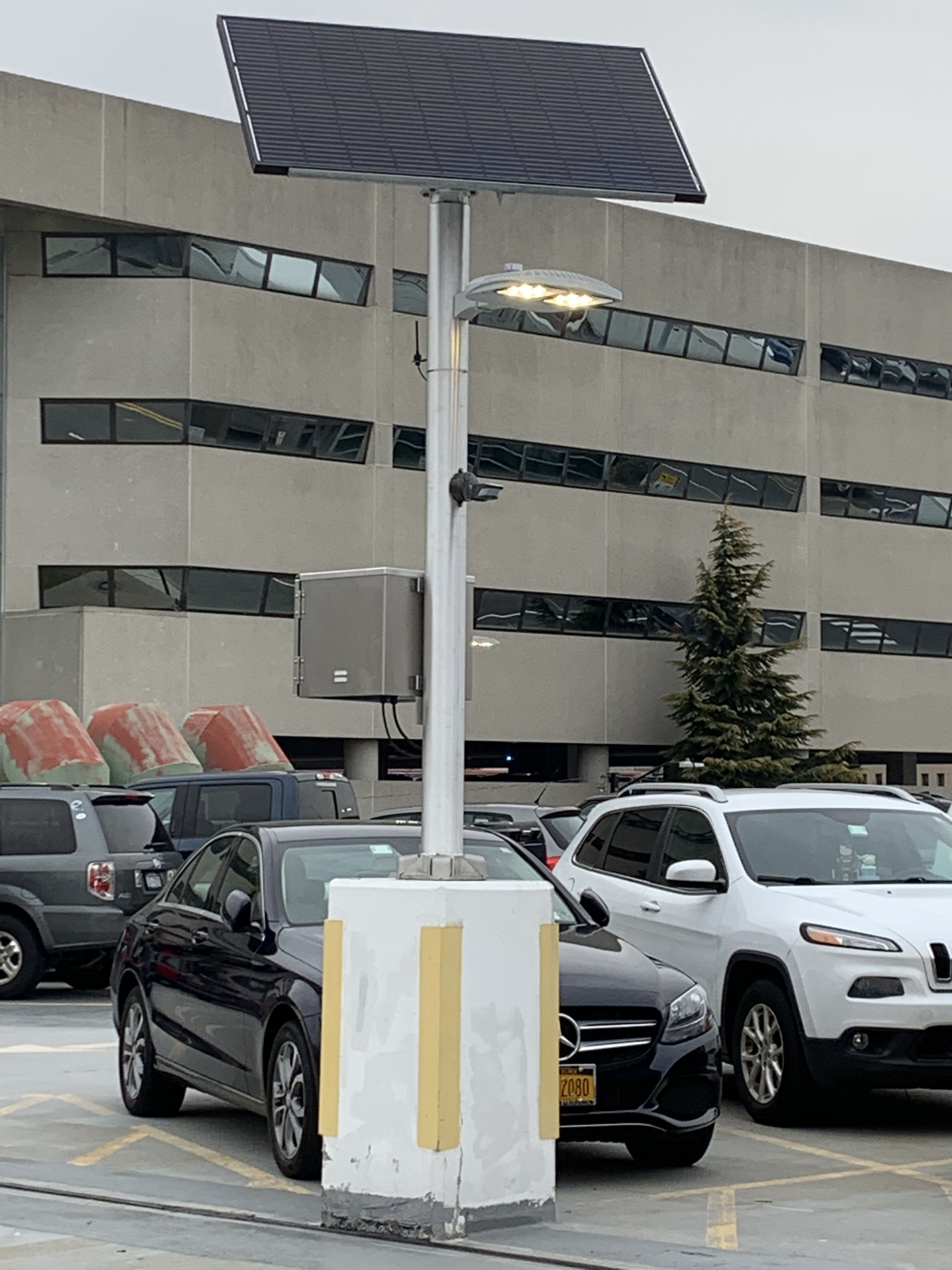 Smart Off-Grid Replaces Grid Lighting For Parking Garage