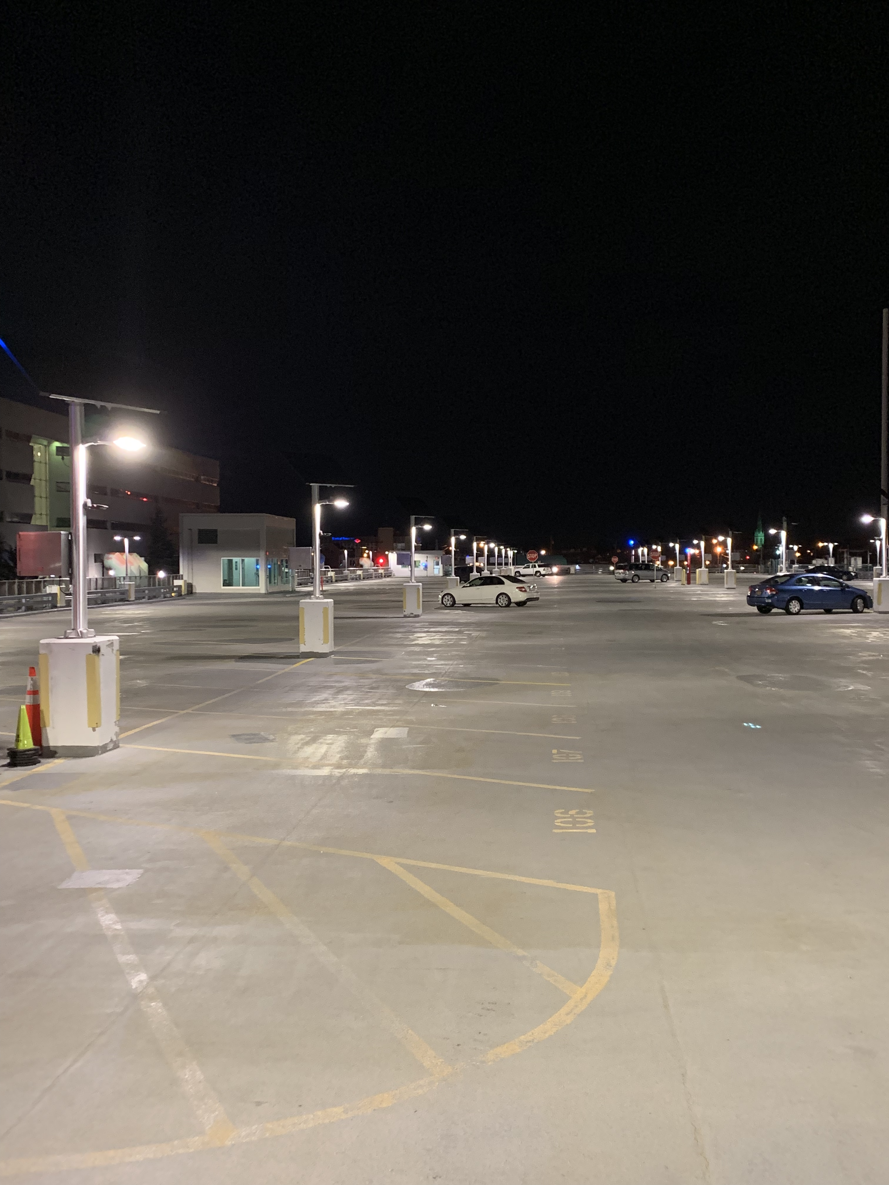 Smart Off-Grid Replaces Grid Lighting For Parking Garage