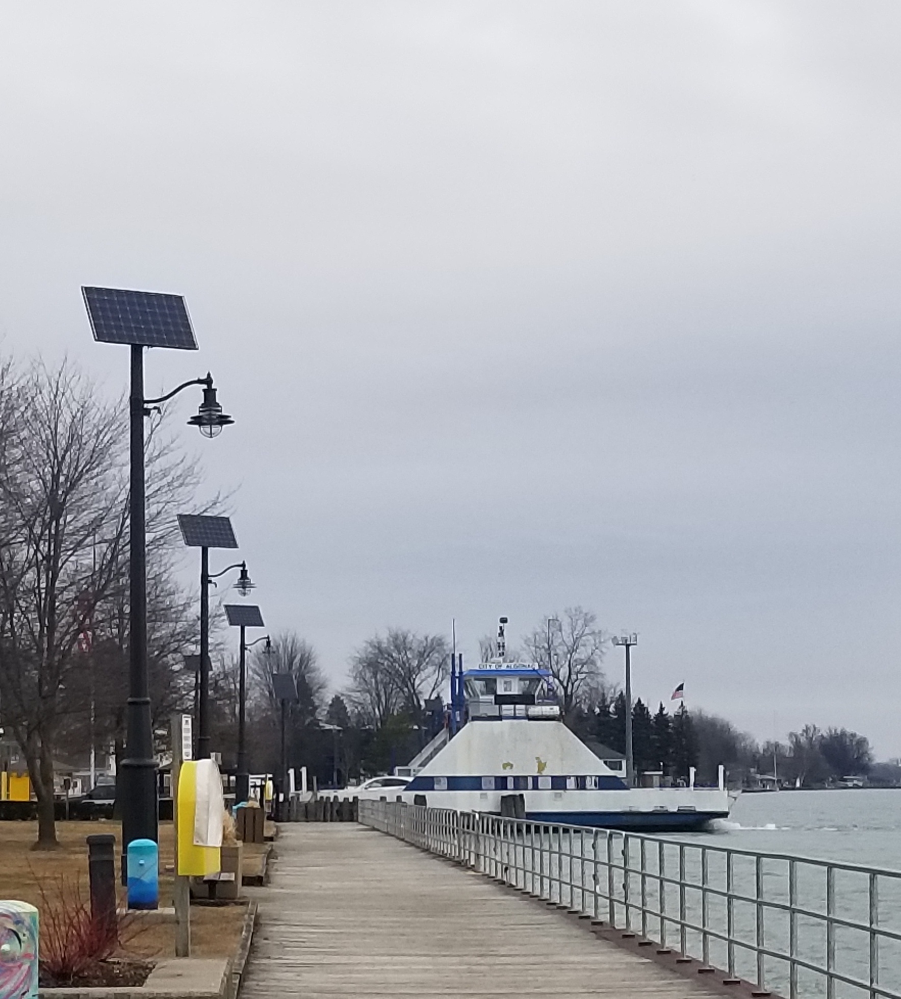 Smart Off-Grid Lighting for Waterfront Boardwalk