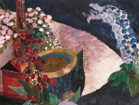 Brunnen mit Rosen und Rittersporn